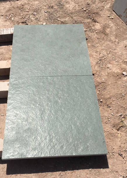 270-435X607_INTERIOR-RIGHT-Acadian-Black